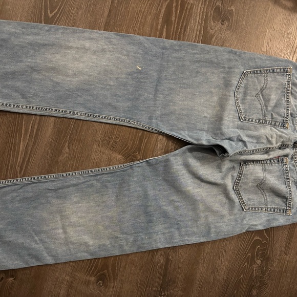 Levi's Relaxed Fit Light Blue Jeans - Picture 2 of 9